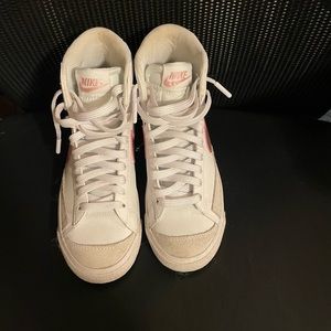 NIKE BLAZERS. GIRLS 4.5. GREAT CONDITION